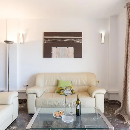Malagasuite Ocean Views Apartment